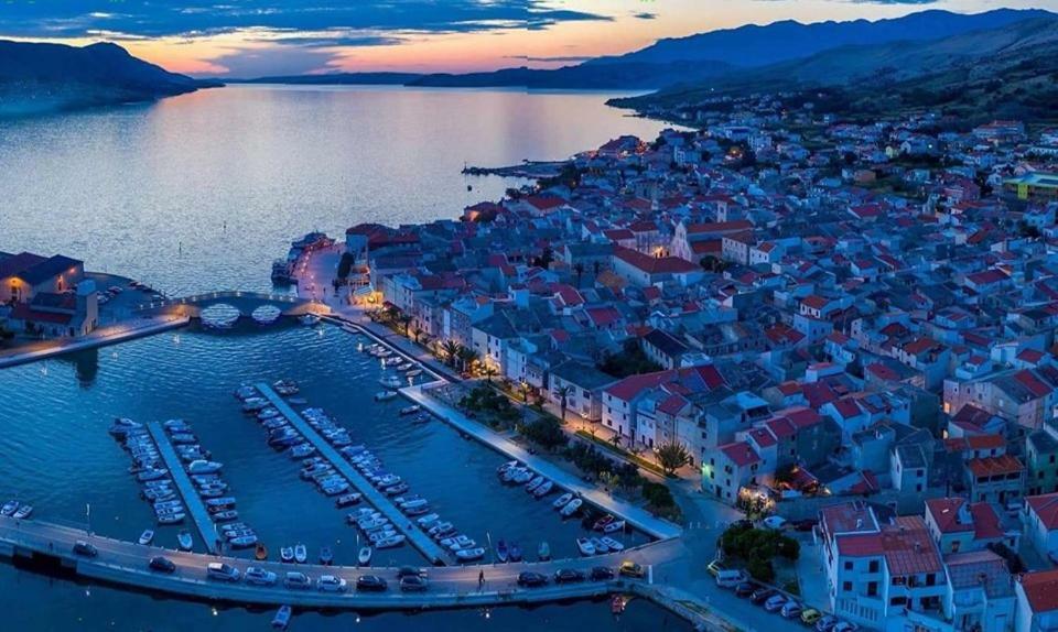 Bella * Pag Town